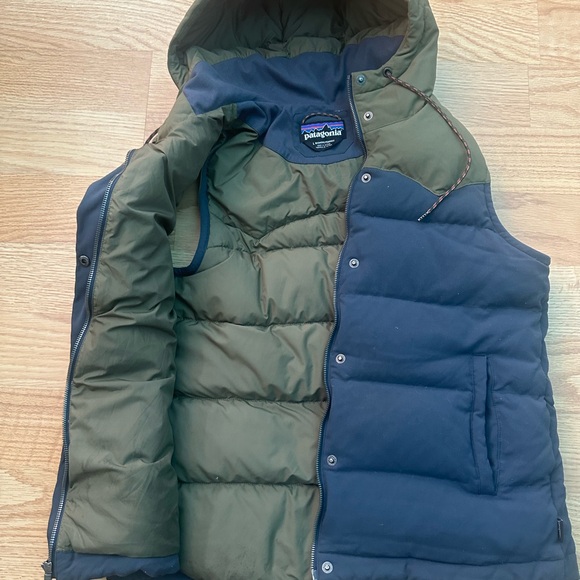 Patagonia Hooded Puffer Bivy Vest in Navy & Olive - Picture 3 of 3